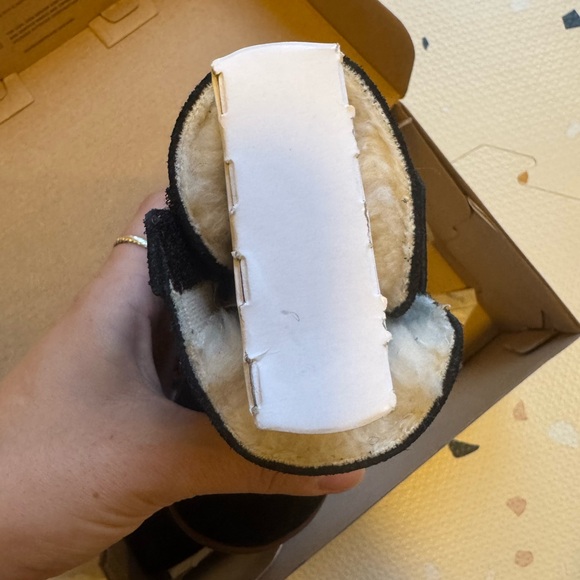 UGG Keelan Boots Size 5 - Picture 5 of 10